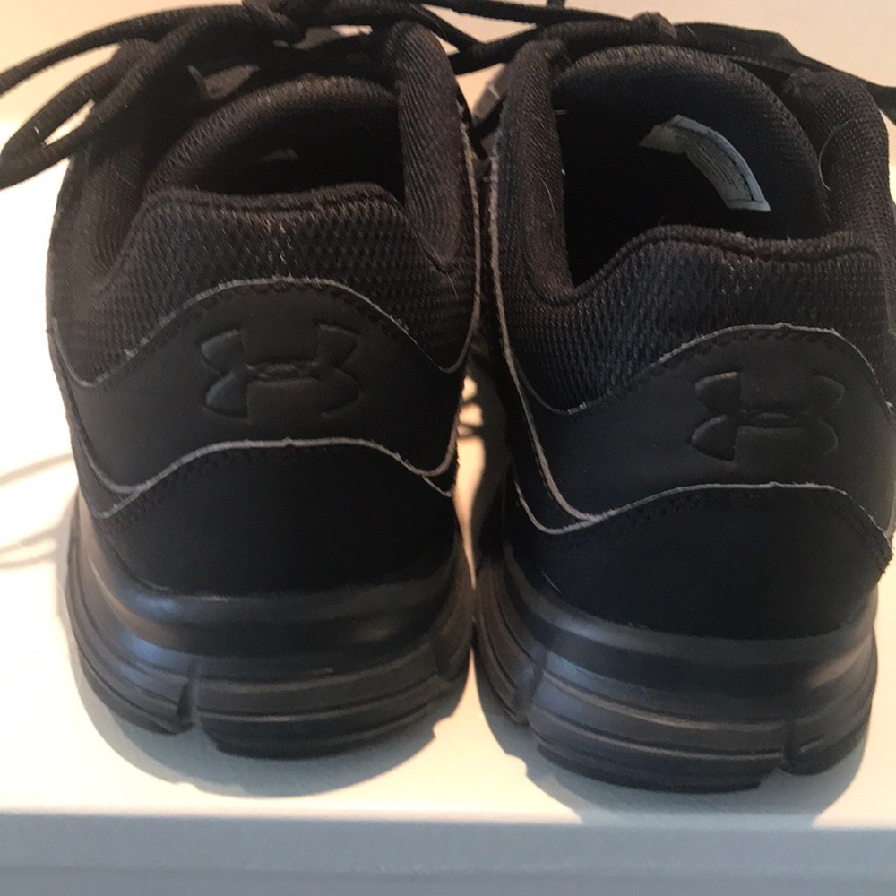 Under Armour men’s 9 - Picture 3 of 6